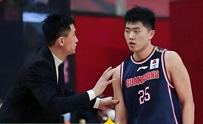 体育视频直播-实话实说，张皓嘉是杜锋最大的争冠拼图！|广东队|崔永熙|麦考尔|cba联赛|广东男篮_新浪体育_新浪新闻